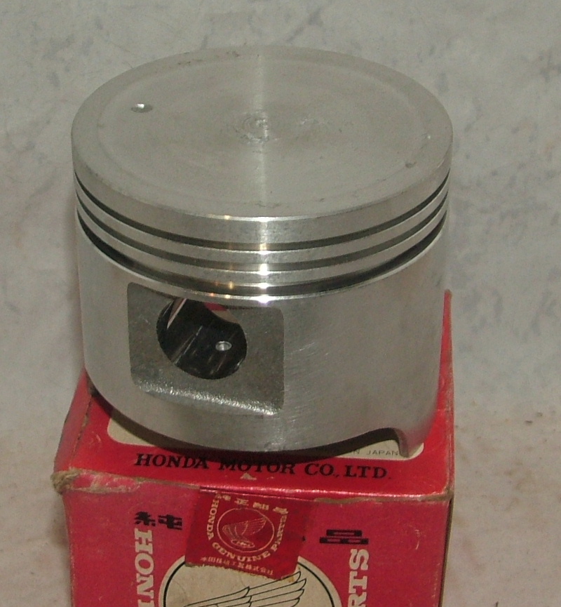 Civic 1973-75 EB1 Piston 0.25mm oversize - NOS