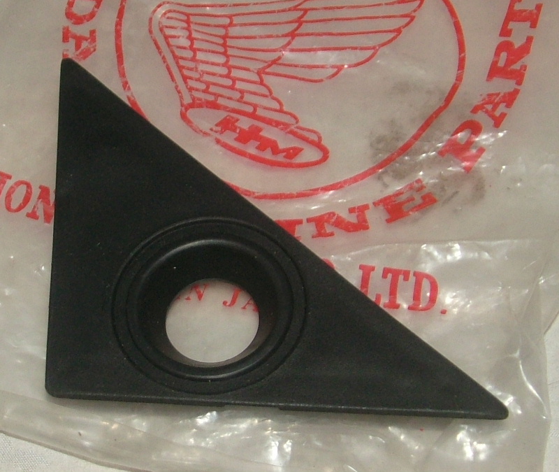 Civic 1982-83 Right Door Mirror Garnish Cap - NOS