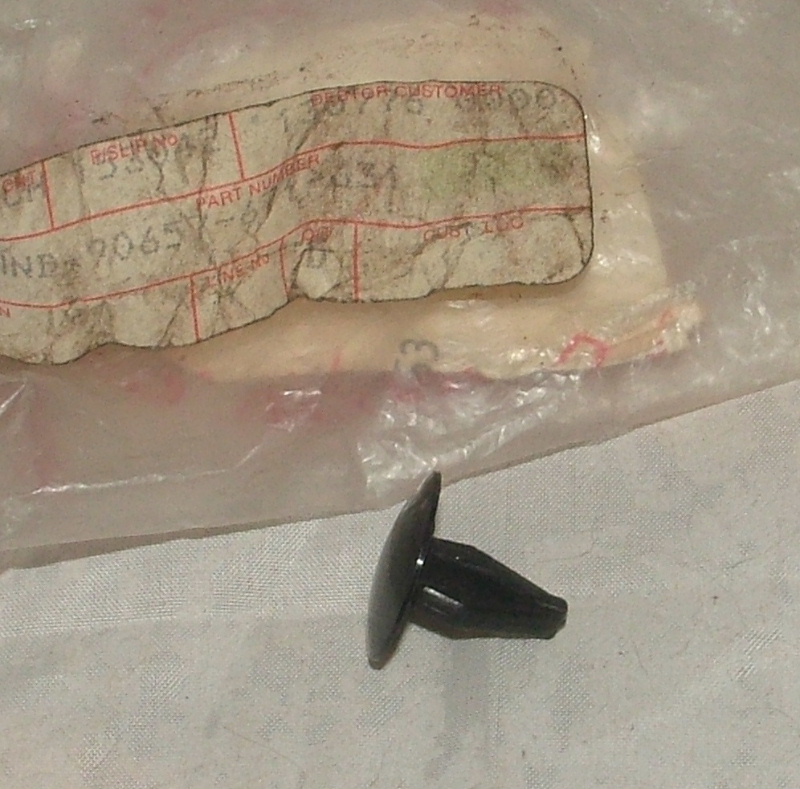 Accord 1976-97 Civic 1980-90 Prelude 1979-91 Trim Clip, Black - NOS