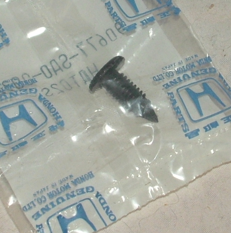Civic 1980-87 Trim Clip 6mm black - NOS