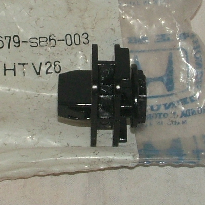 Civic 5dr 1984-87 Bumper Corner Clip - NOS
