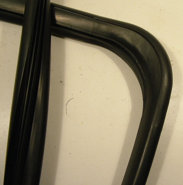 Tailgate / hatch glass gasket - 5-door - Click Image to Close